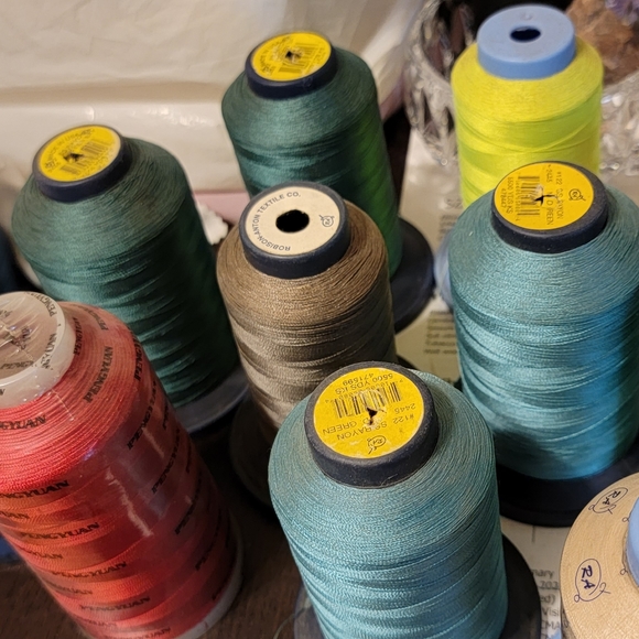 ROBINSON &ANTON embroidery threads set - Picture 5 of 11